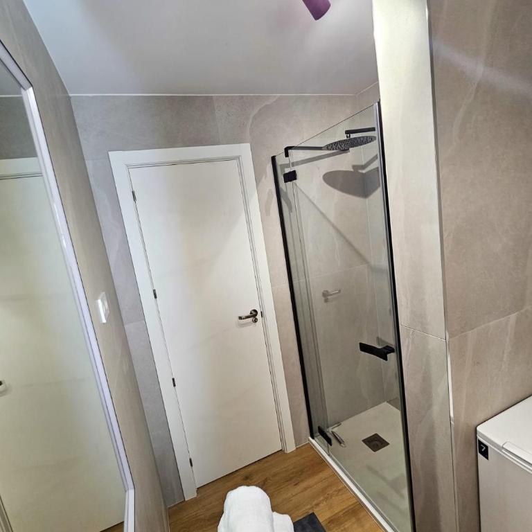B&B Playa - Three-Bedroom Apartment - 20