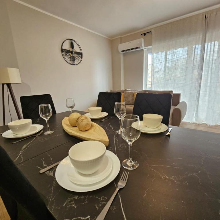 B&B Centro - Three-Bedroom Apartment - 9
