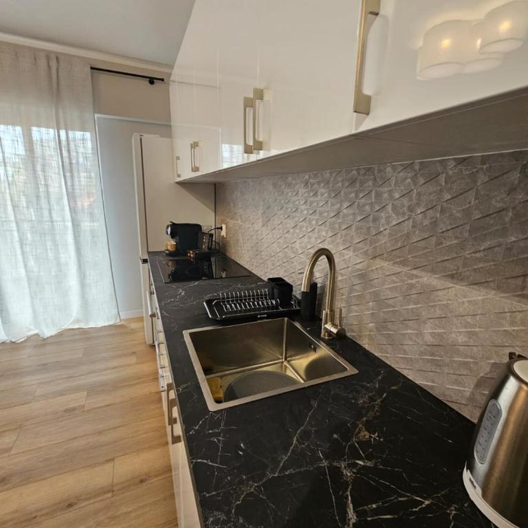 B&B Centro - Three-Bedroom Apartment - 11