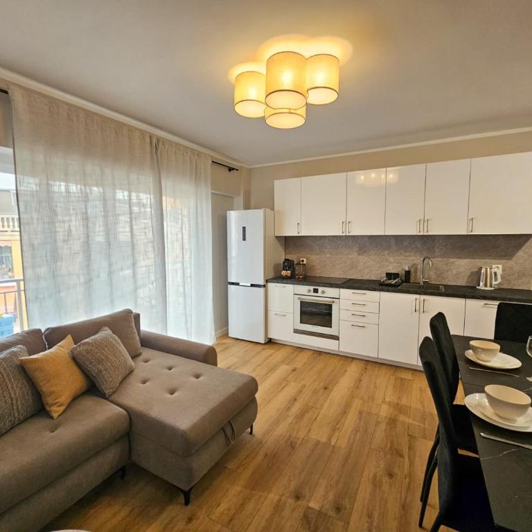 B&B Centro - Three-Bedroom Apartment - 12