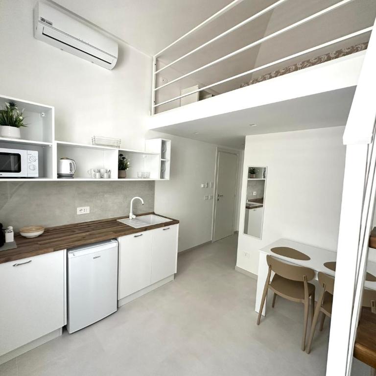 Hary Home Exclusive Rooms - Camera Matrimoniale Deluxe - 8