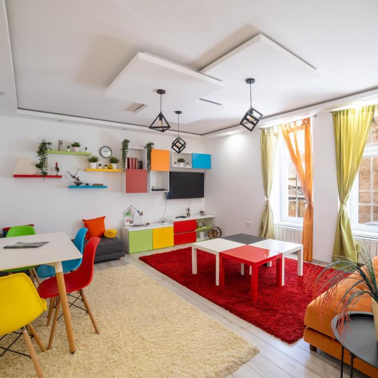 Old Town Colorful Two-Bedroom apartment - Superior Apartman sa 2 Spavaće Sobe - 1