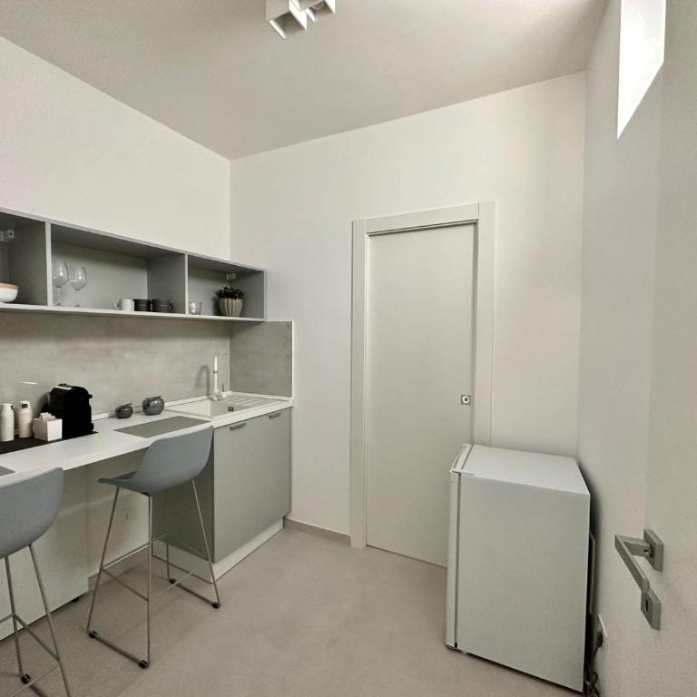 Hary Home Exclusive Rooms - Camera Doppia con Letti Singoli - 12