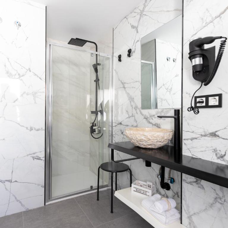 HOSTAL LUXURY NIT I DIA - Habitación Doble con baño privado - 7