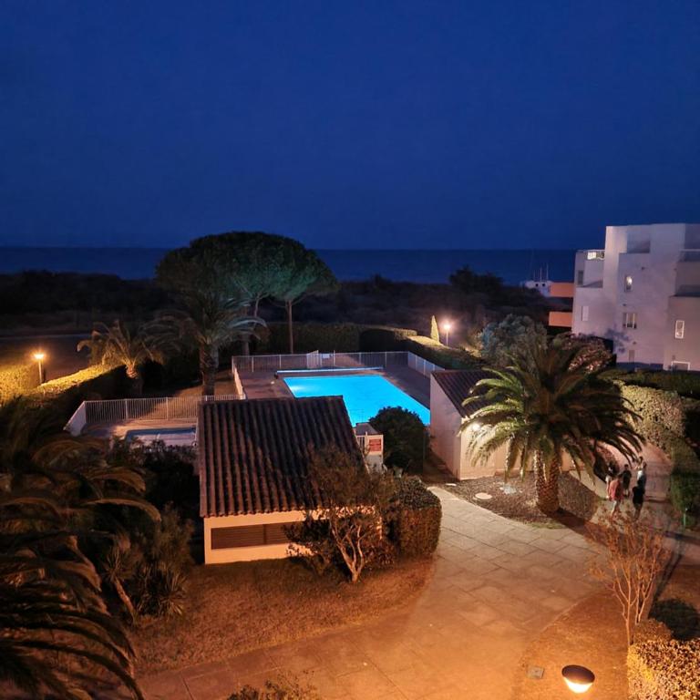 MAGNIFIQUE vue mer pour ce T2 avec piscine - Two-Bedroom Apartment - 19
