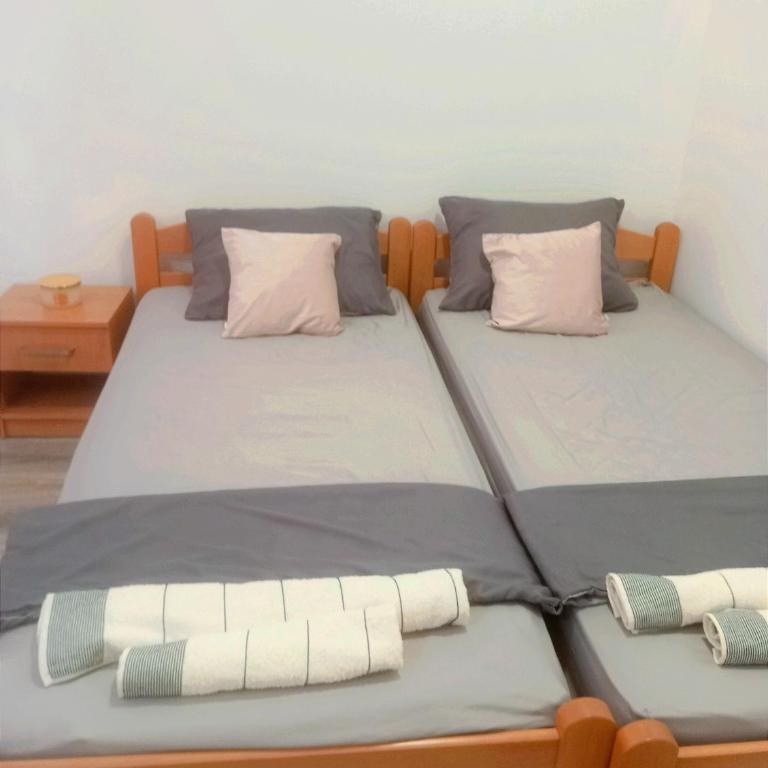 Studio Hadrovic - One-Bedroom Apartment - 14