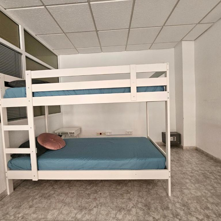 Corralejo Coliving by Amazzzing Travel - Cama individual en habitación compartida - 21