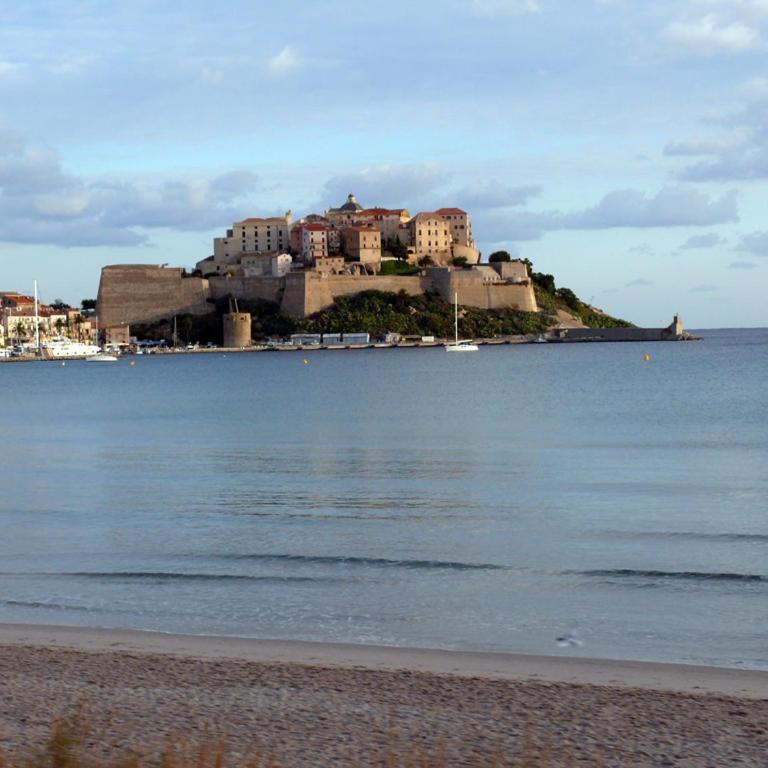 CALVI Centre ville Vue Mer au Calme - Two-Bedroom Apartment - 3