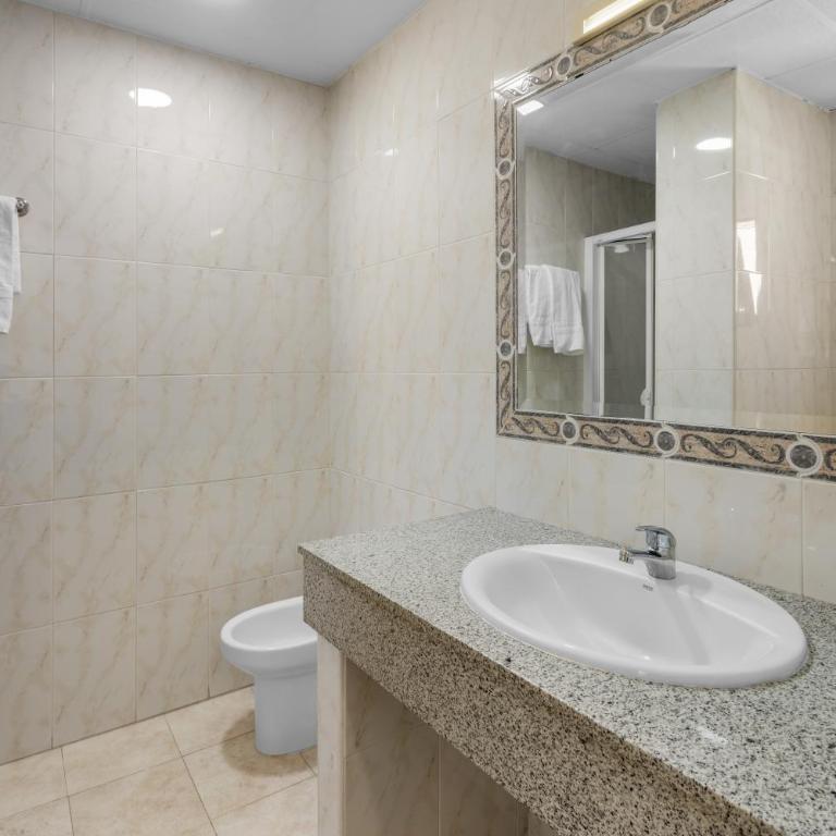Vas Málaga Ciudad - Habitación Doble - 1 o 2 camas - 1