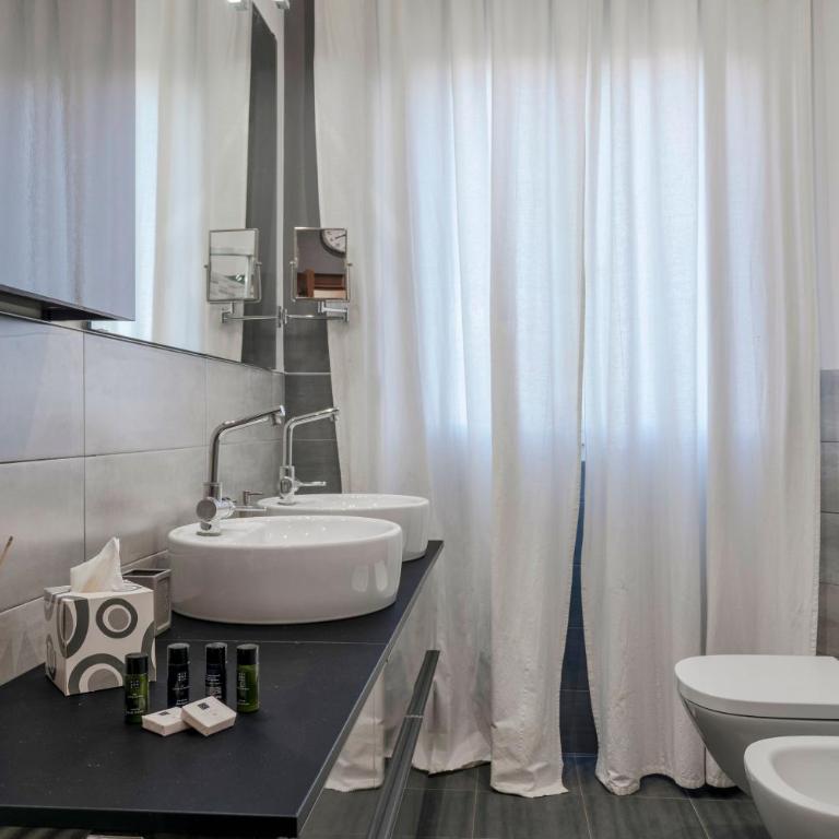 - Lake Bliss - Two-Bedroom Apartment - 8