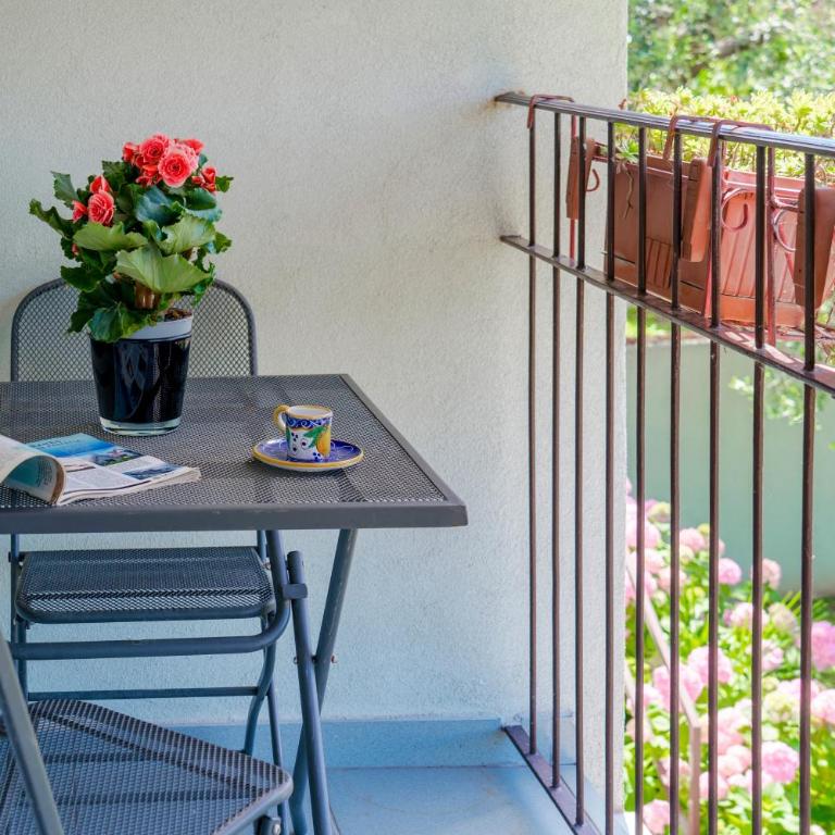 - Lake Bliss - Two-Bedroom Apartment - 14