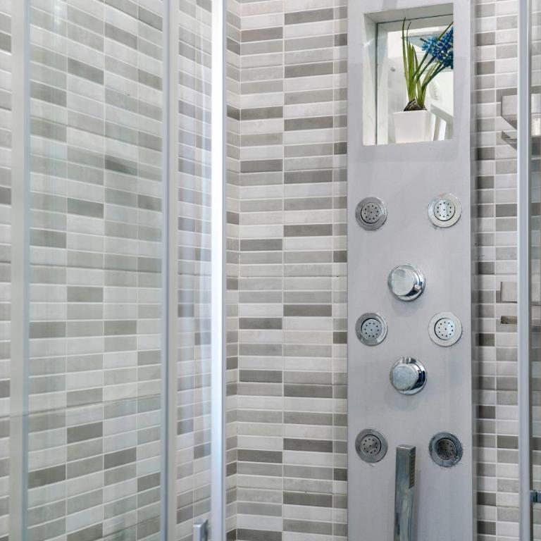 - Lake Bliss - Two-Bedroom Apartment - 27