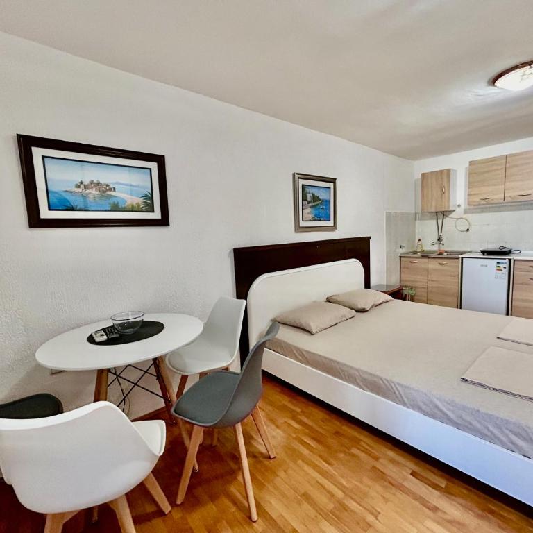Apartments Jankovic - Deluxe King Studio - 1