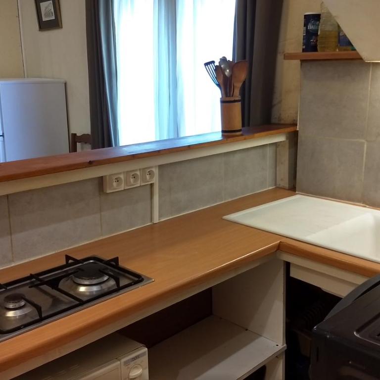 Logement tranquille et frais proche gare au RDC - Appartement 1 Chambre - 8