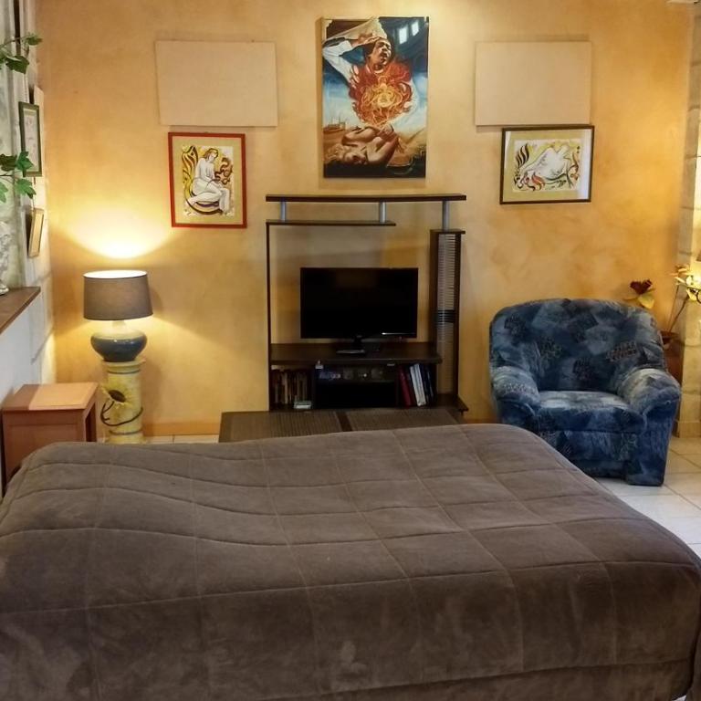 Logement tranquille et frais proche gare au RDC - Appartement 1 Chambre - 7