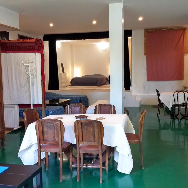 Logement spacieux et original proche gare au RDC - Appartement 2 Chambres - 13