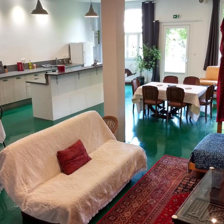 Logement spacieux et original proche gare au RDC - Appartement 2 Chambres - 2