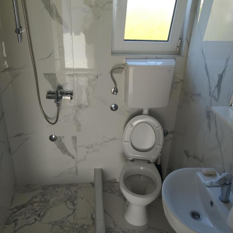 Hostel Vera - Airport Podgorica - Apartment - 5