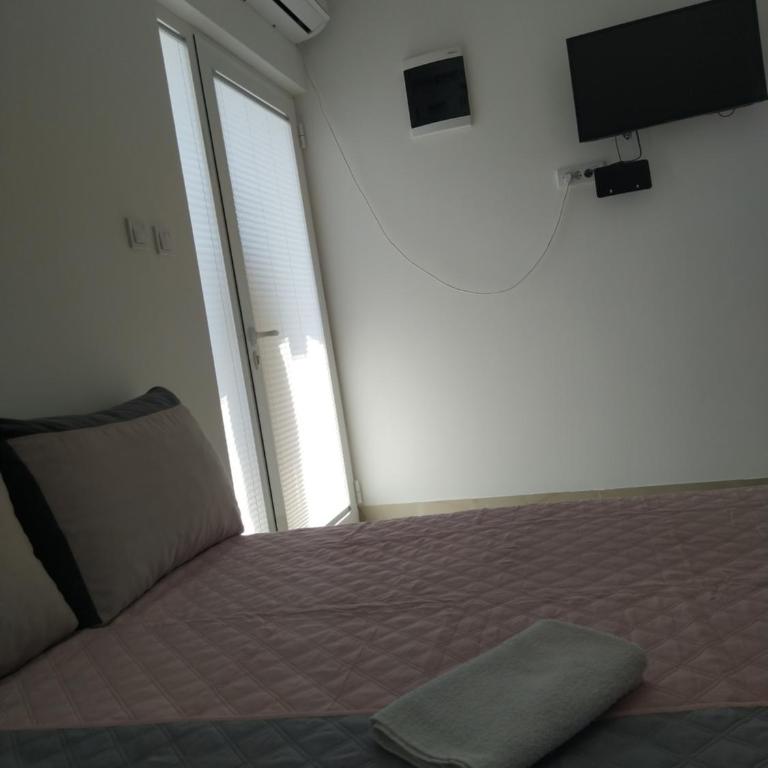 Hostel Vera - Airport Podgorica - Apartment - 2