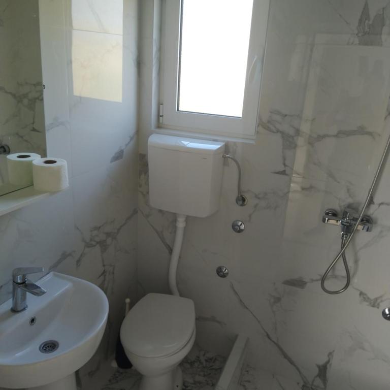 Hostel Vera - Airport Podgorica - Apartment - 2