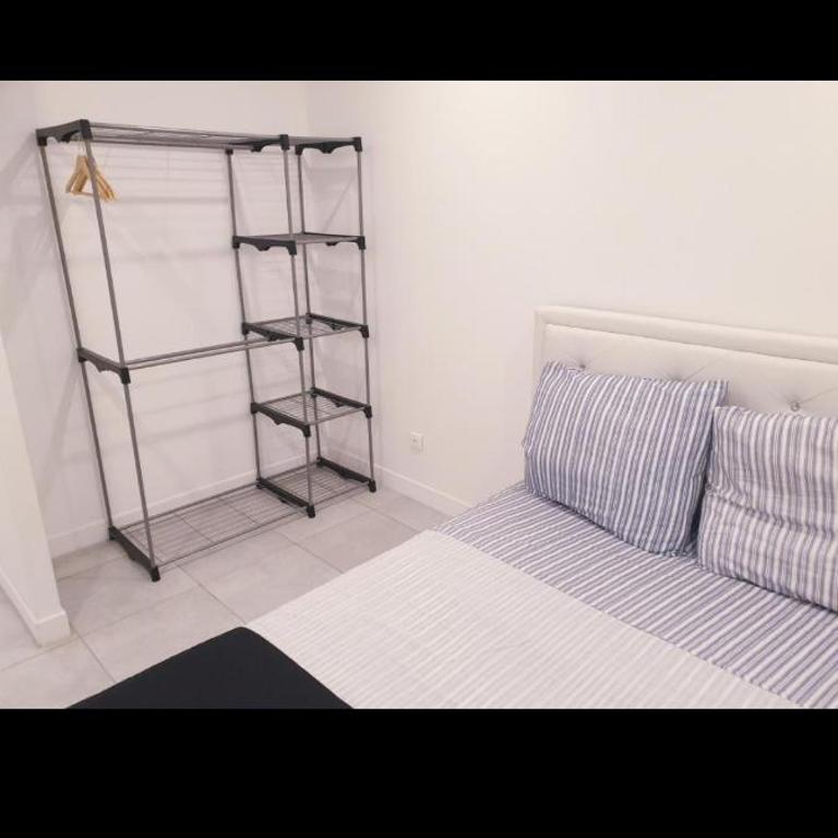 Grand Appartement, 2 ou 3 ou 4 pieces, tramway sur place, proche gare sncf St Augustin 900 metre , aéroport 1200 metre, plage ou Allianz riviera 10 min, palais nikaia 2 min , supermarché sur place, parking possible si disponible ou payant à 1000 metre - Apartamento - 7