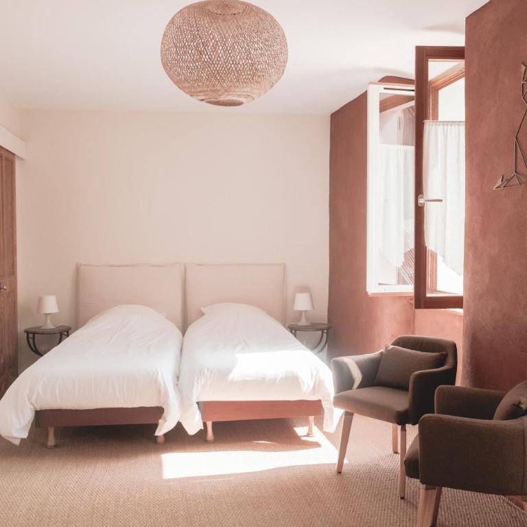 Auberge Buissonniere - Chambre Familiale avec Douche - 5