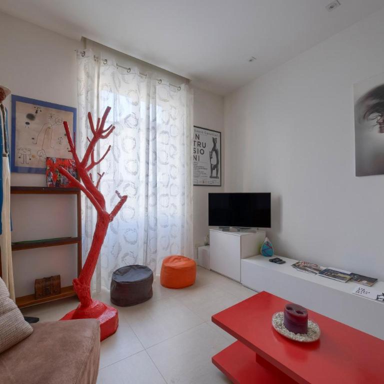 Appartamento con 2 bagni, AC e WIFI a due passi dalla stazione e dal centro storico - Appartamento con 2 Camere da Letto - 7