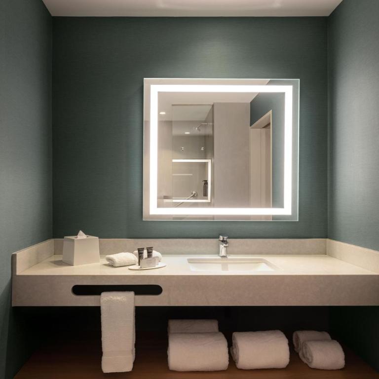 Fairfield by Marriott Lima Miraflores - Habitación con 2 camas dobles - 8