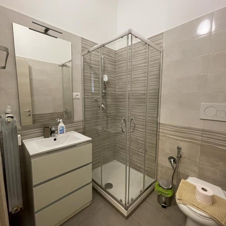 Roman Art Apartment - Metro C to Colosseum - Appartamento con 2 Camere da Letto - 10