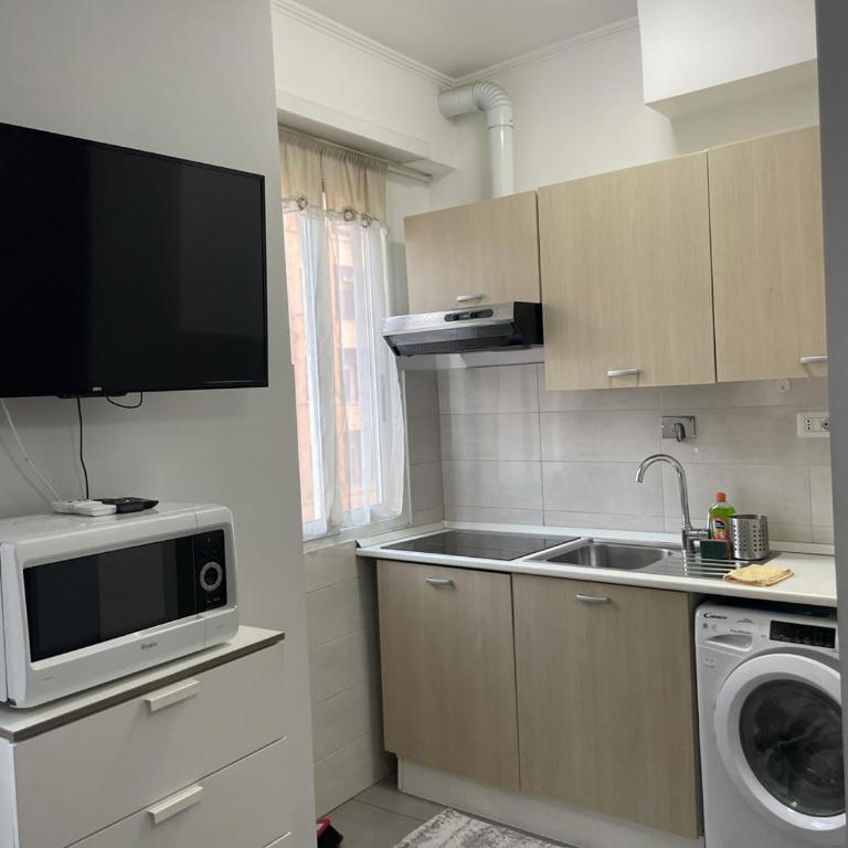 Roman Art Apartment - Metro C to Colosseum - Appartamento con 2 Camere da Letto - 14