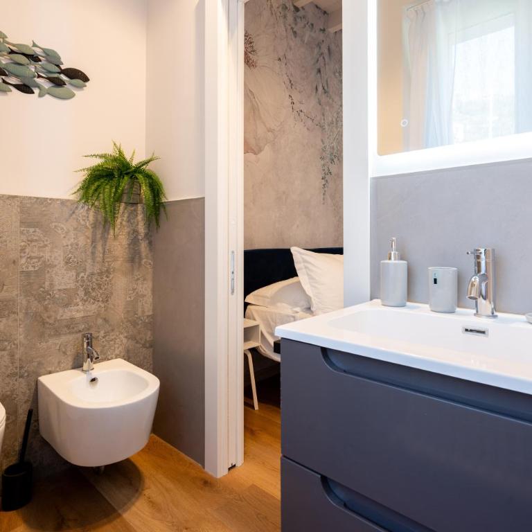 CADAMARE charming rooms in Portovenere - Deluxe Double Room with Partial Sea View - 2