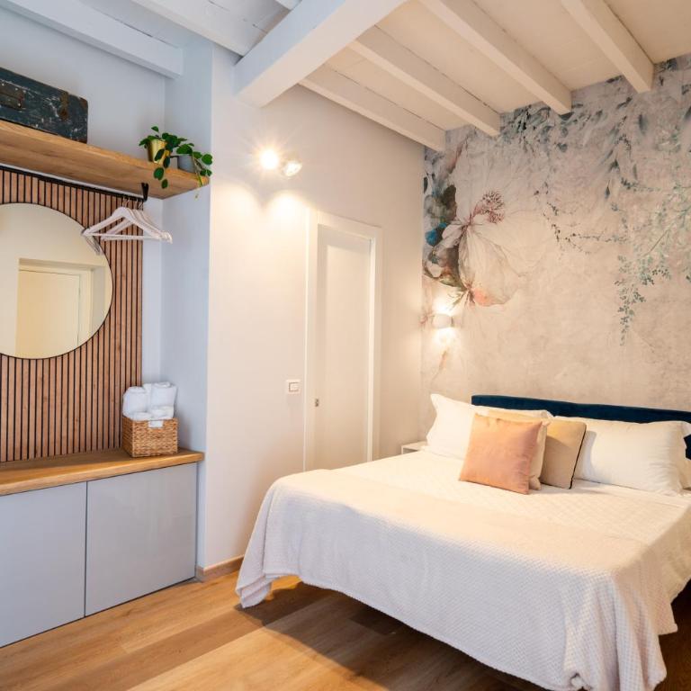 CADAMARE charming rooms in Portovenere - Deluxe Double Room with Partial Sea View - 1