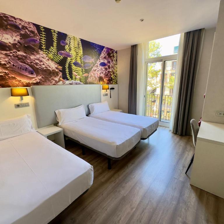 Standbyme Ramblas - Double or Twin Room with Extra Bed - 1