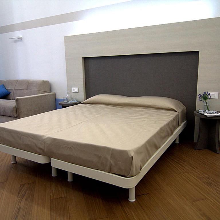 Giuliani Rooms - Camera Tripla con Balcone - 4