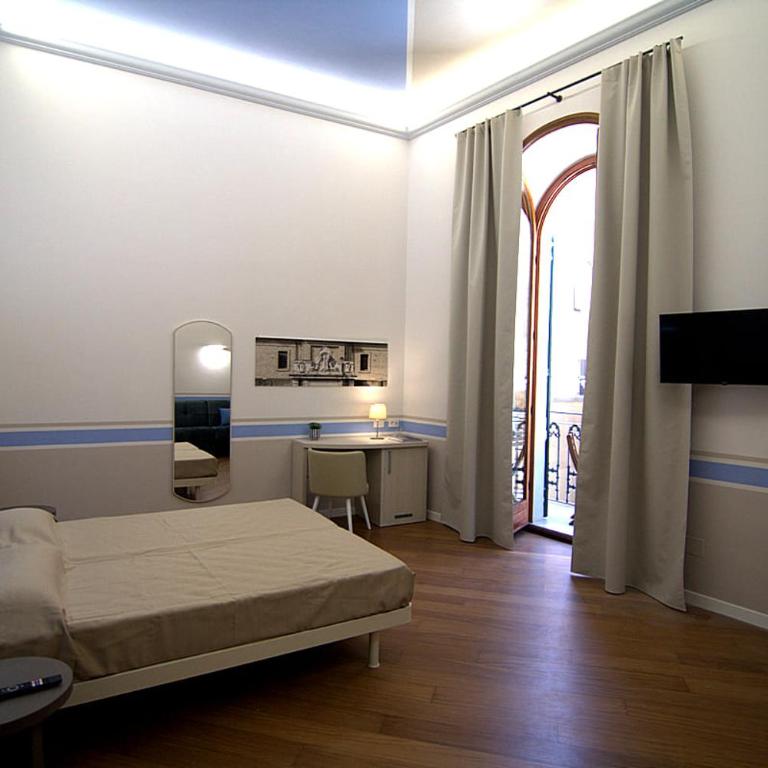Giuliani Rooms - Camera Tripla con Balcone - 1