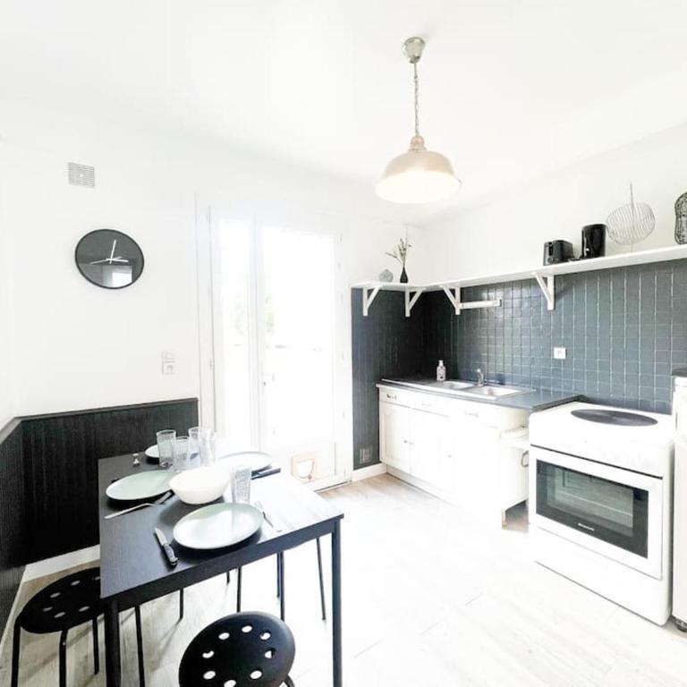 T2 Jardin, Centre, Gare, 5'plage - Appartement 1 Chambre - 24