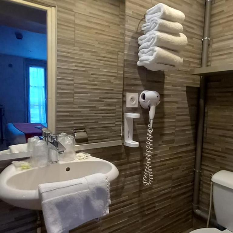 Brit Hotel Comtes De Champagne - Troyes Centre Historique - Chambre Lit Double Standard - 6