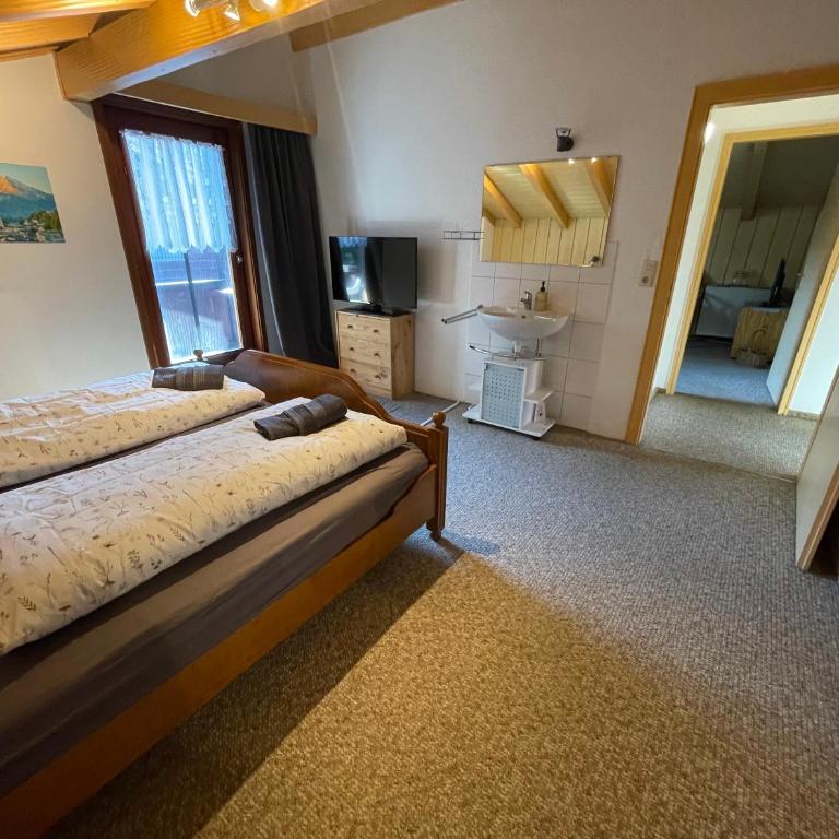 Ferienwohnung Bergtraum - Chiemgau Karte - Apartment mit 2 Schlafzimmern und Balkon - 3