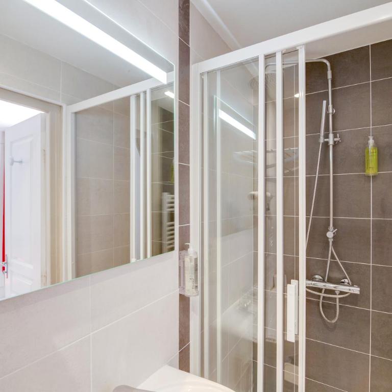 Brit Hotel Comtes De Champagne - Troyes Centre Historique - Chambre Lits Jumeaux Standard - 4