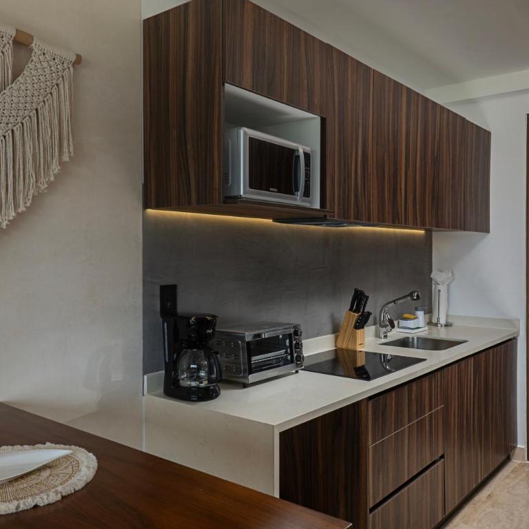 Unwind | Private Balcony & Rooftop Pools | Casago - Estudio con cama extragrande - 8