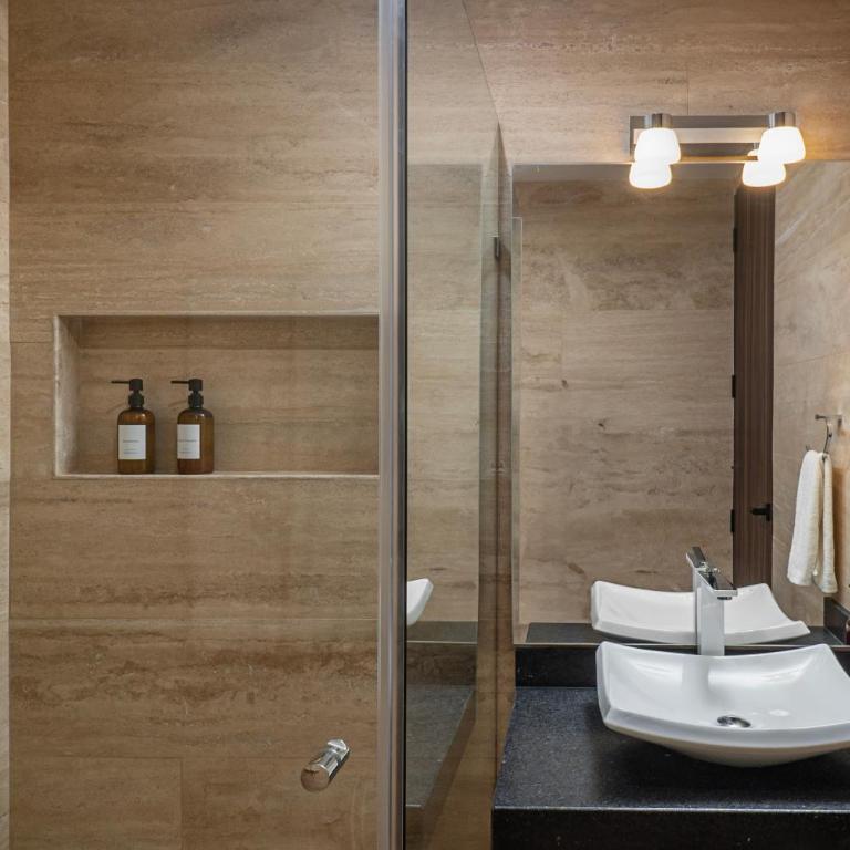 Unwind | Private Balcony & Rooftop Pools | Casago - Estudio con cama extragrande - 5