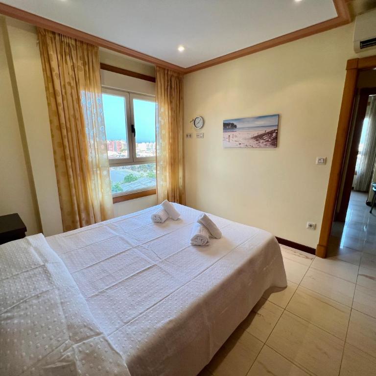 Mediterráneo Real Beach and Pool Apartment - Two-Bedroom Apartment - 6
