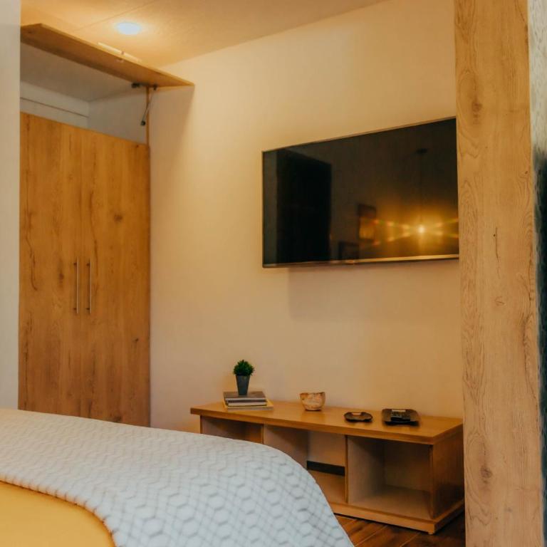 El Jardín, Parqueadero, Wi-fi & SmartTV2 - Casa con 1 dormitorio - 5