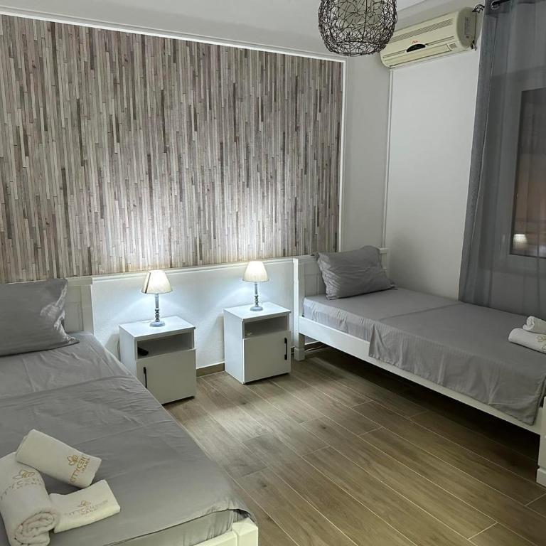 City center - Standard Twin Room - 2