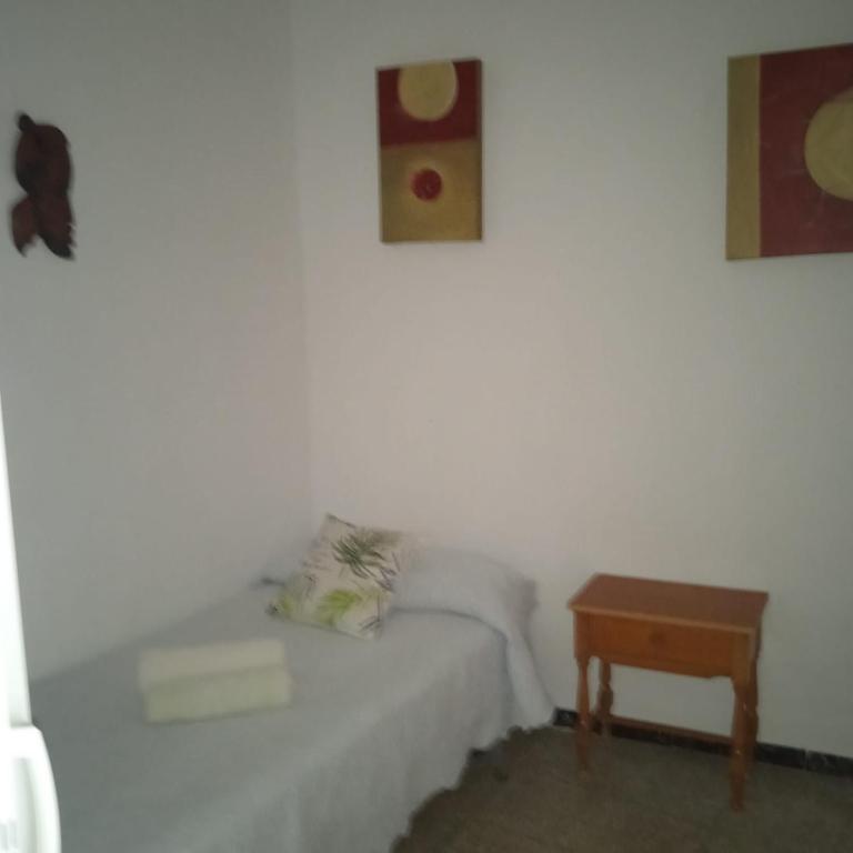 Alojamiento Magallanes - Habitación Estándar con baño compartido - 2 camas - 16