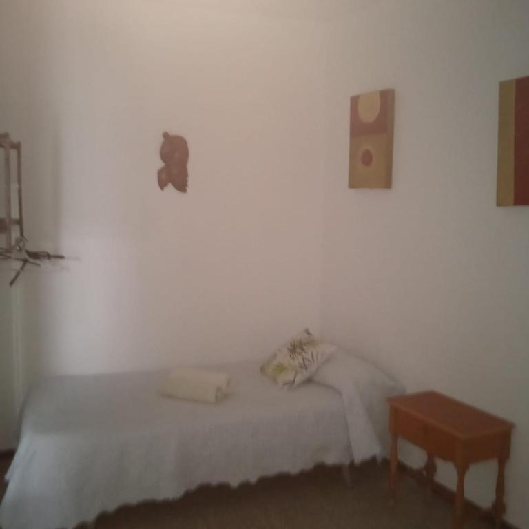 Alojamiento Magallanes - Habitación Estándar con baño compartido - 2 camas - 14