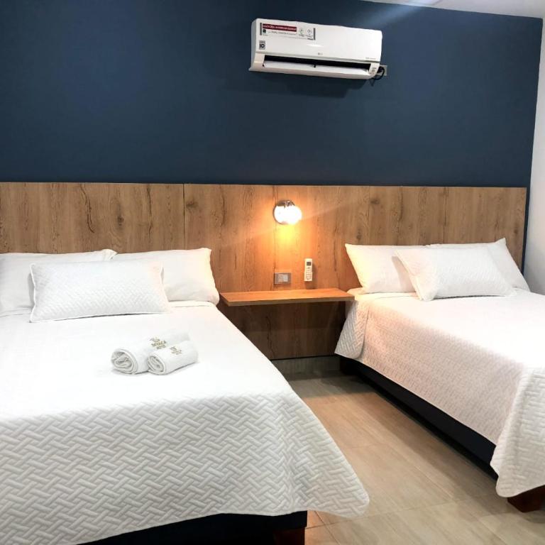 Hotel Divaca - Standard Family Room - 1