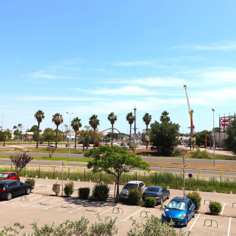 Appartement 2 pièces avec piscines, proche plage et commerces, parking privé, clim, idéal famille - FR-1-307-273 - Apartment - 11
