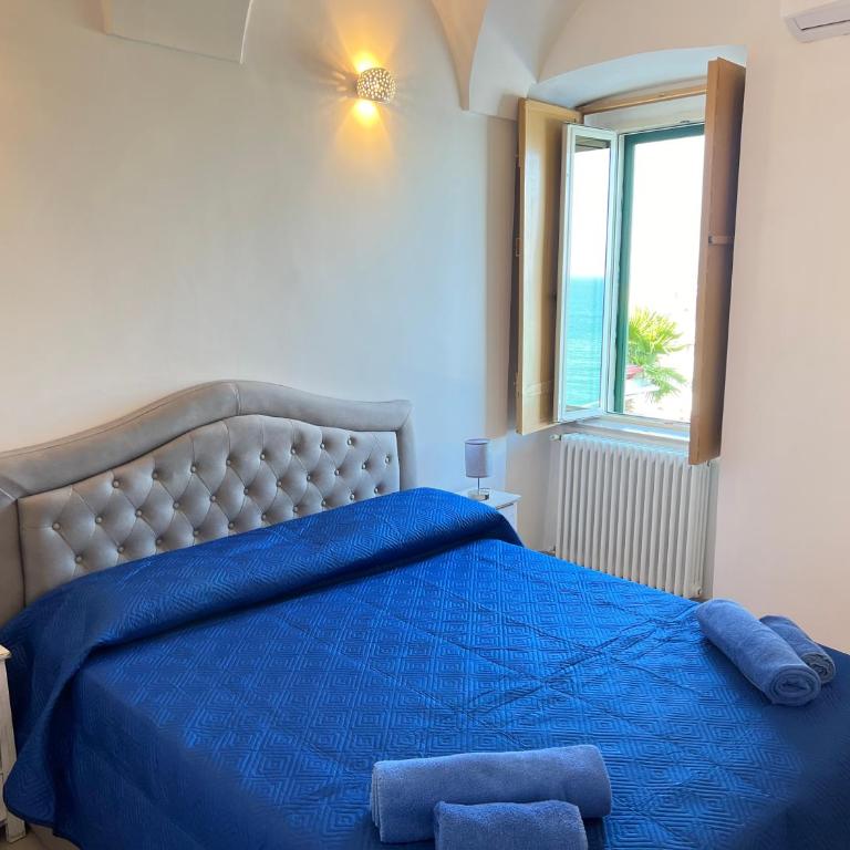 The Best, Sea, Old town, and sunrise view Apartment with balcony - Two-Bedroom Apartment - 5
