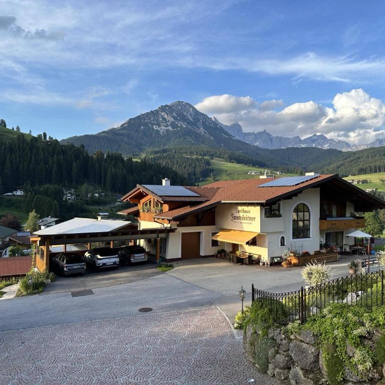 Landhaus Zwanzleitner - Doppelzimmer mit Balkon - 1